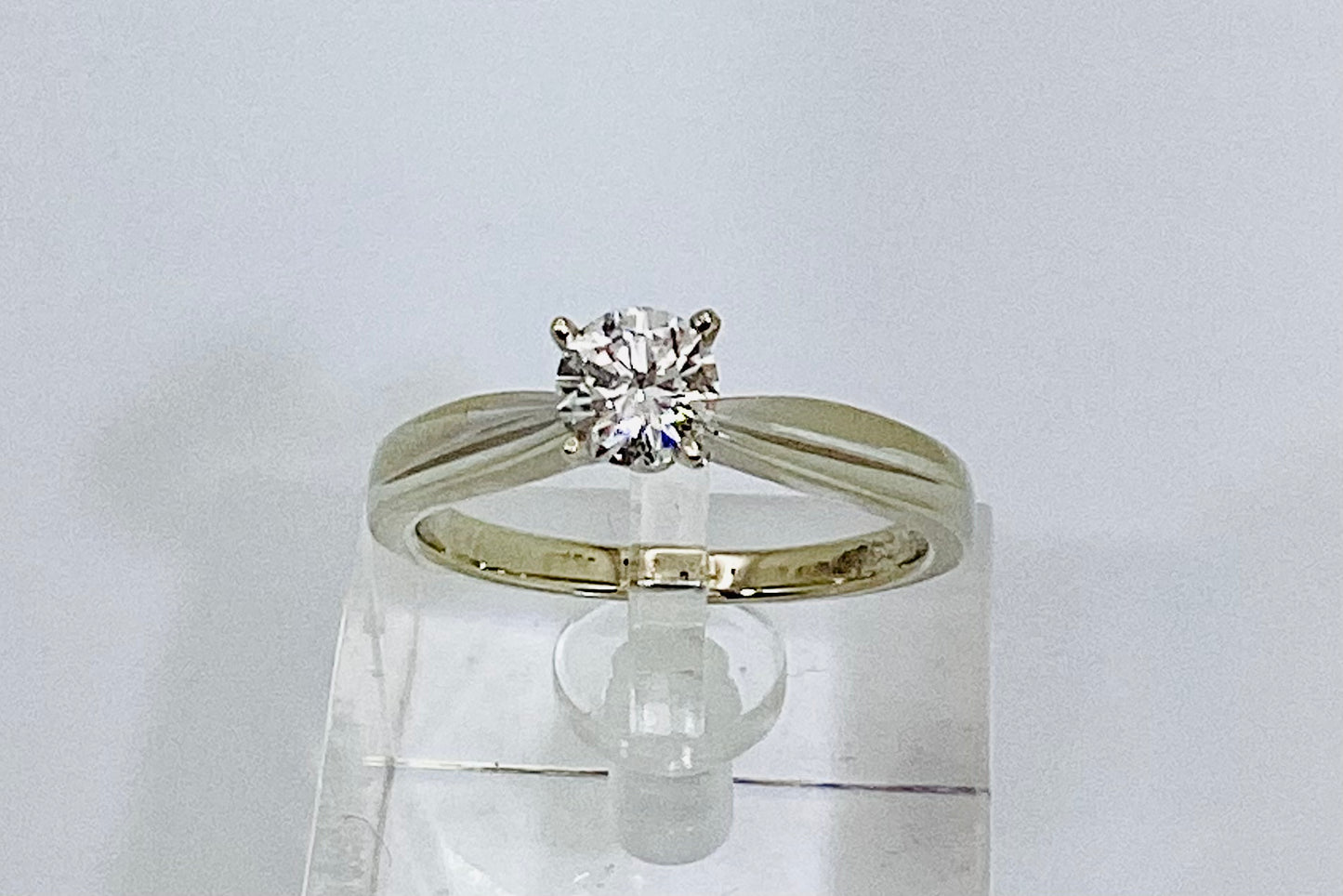 18k White Gold Round Cut 52pt Diamond Solitaire Ring