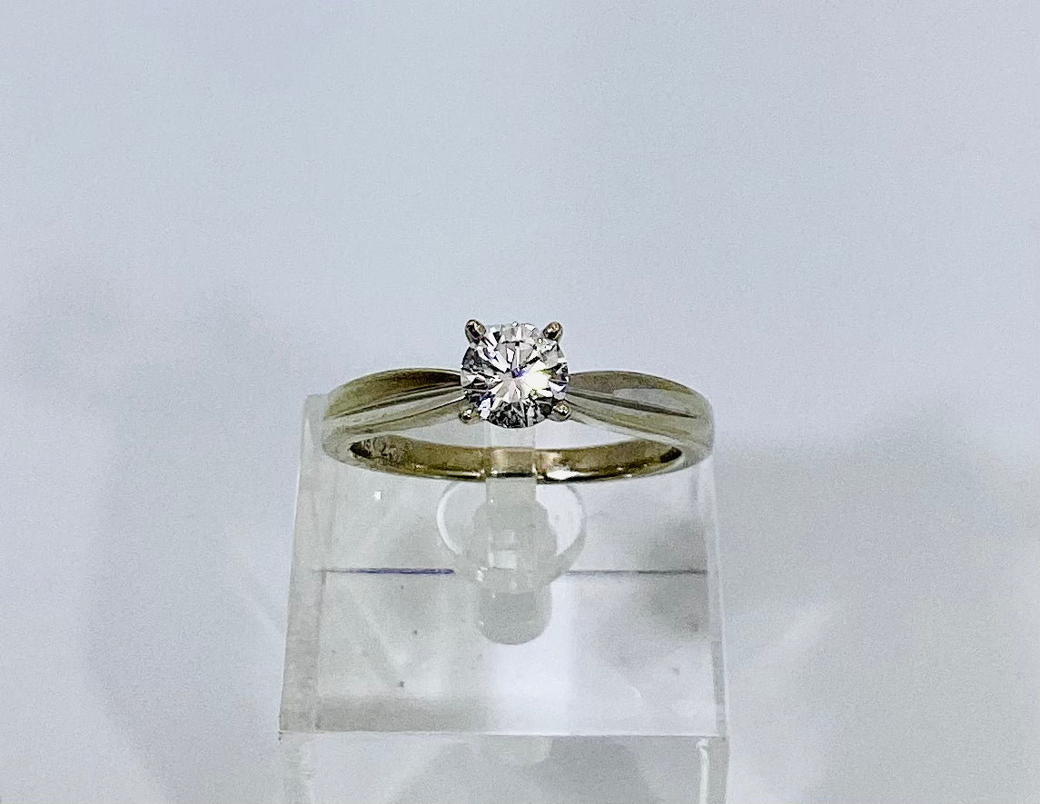 18k White Gold Round Cut 52pt Diamond Solitaire Ring