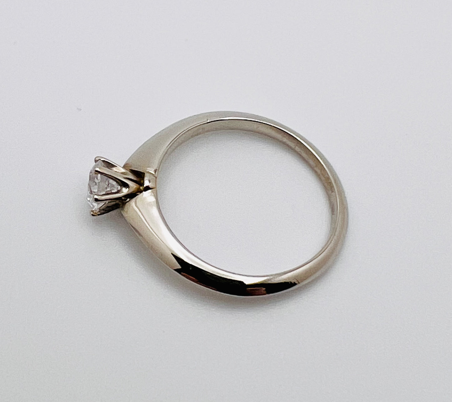 19k White Gold Round 41pt Diamond Solitaire Ring