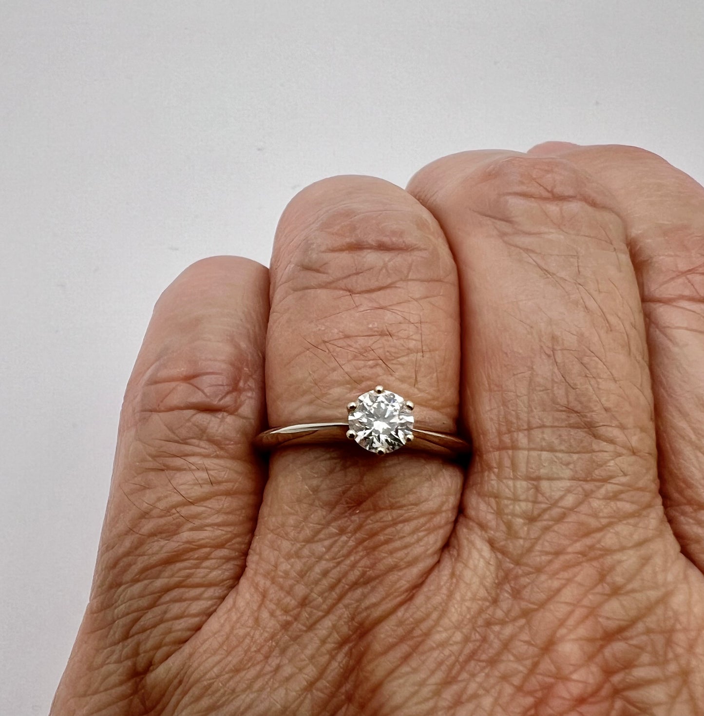 19k White Gold Round 41pt Diamond Solitaire Ring