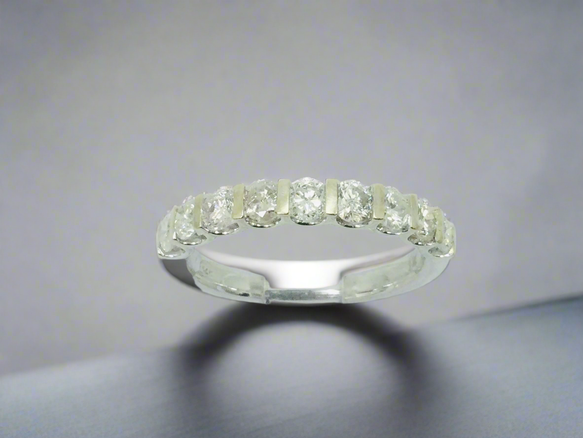 14k White Gold Round Cut 0.72ct Diamond Row Set Ring
