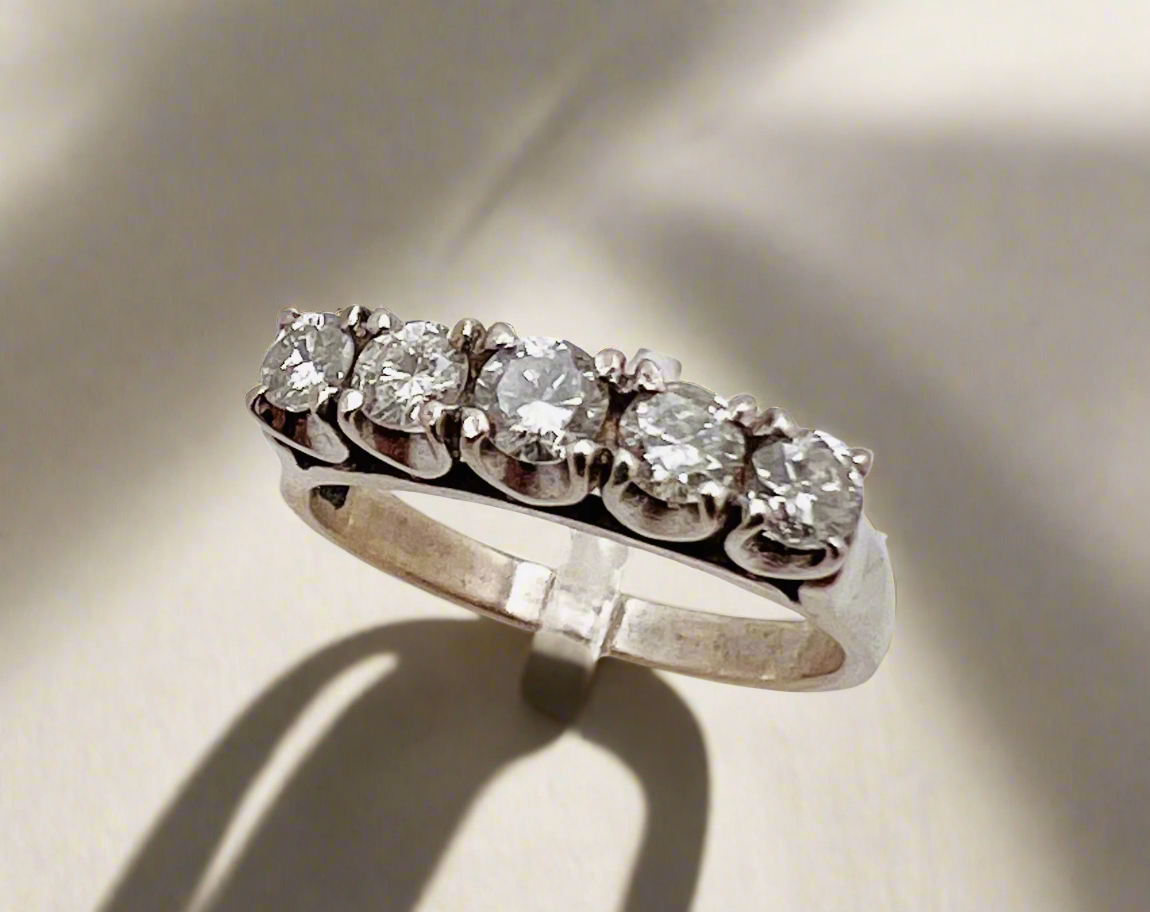14k White Gold Round 55pt Diamond Row Set Ring