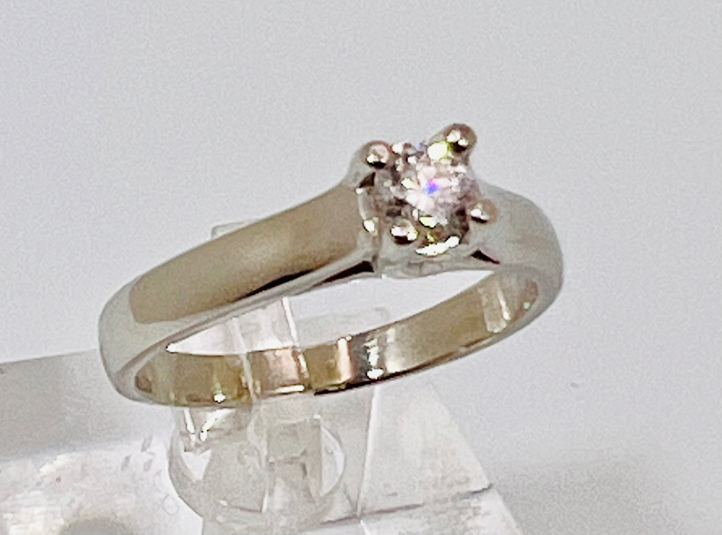 14k White Gold Round Cut 27pt Diamond Solitaire Ring