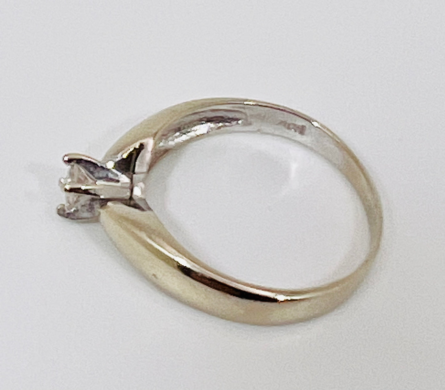 14k White Gold Round Cut 18pt Diamond Solitaire Ring
