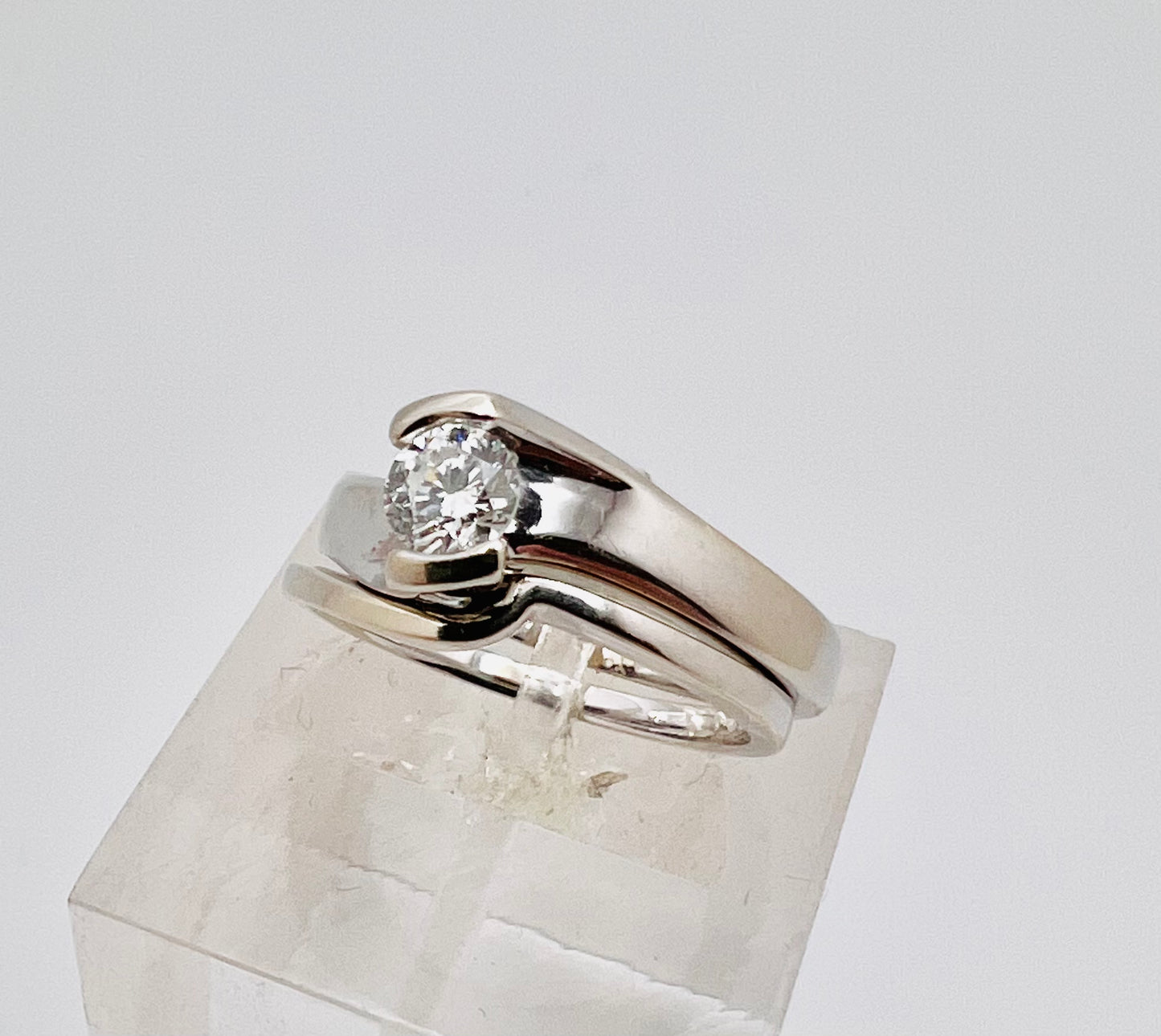 14k White Gold Round 32pt Diamond Solitaire with Accents Ring Set