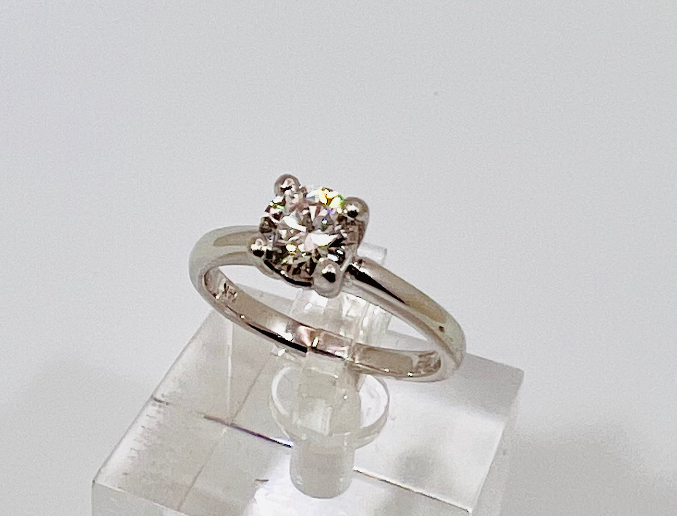 14k White Gold Round Cut 70pt Diamond Solitaire Ring