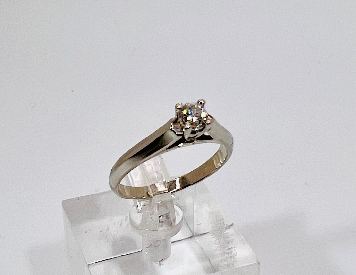 14k White Gold Round Cut 20pt Diamond Solitaire Ring