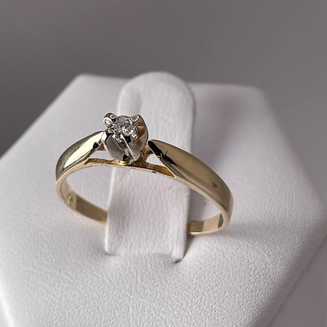 14k Yellow Gold Round Cut 0.07ct Solitaire Diamond Ring