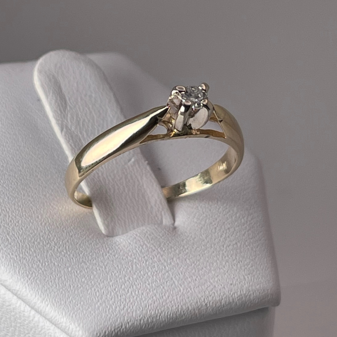 14k Yellow Gold Round Cut 0.07ct Solitaire Diamond Ring