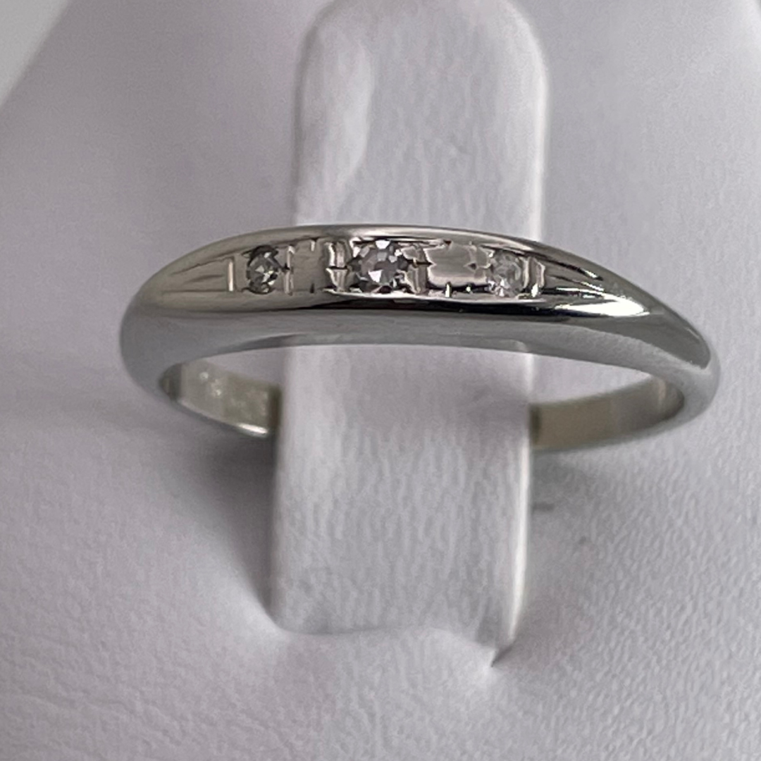 18k White Gold Round Cut 0.05ct Diamond Trinity Ring