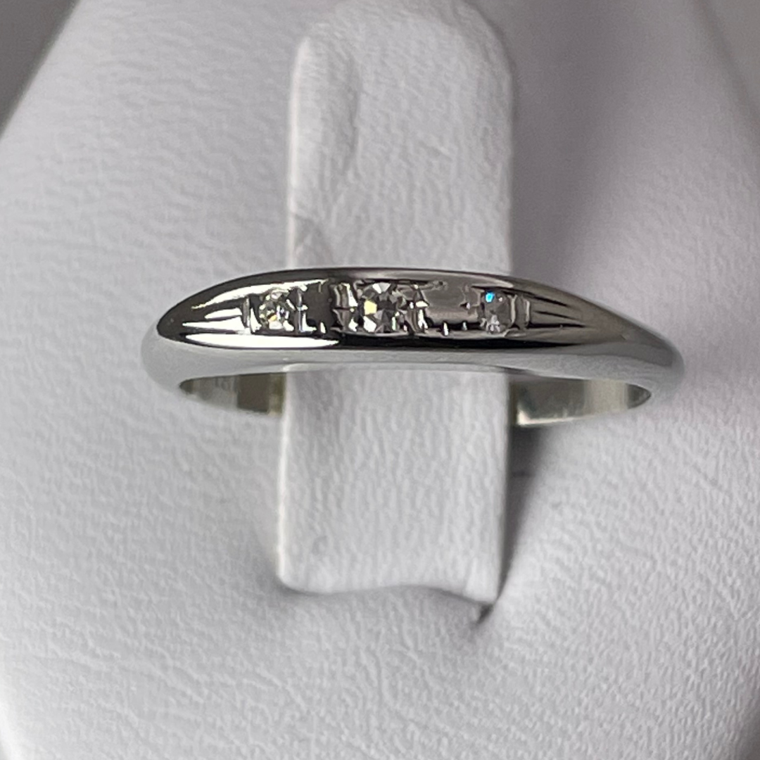 18k White Gold Round Cut 0.05ct Diamond Trinity Ring