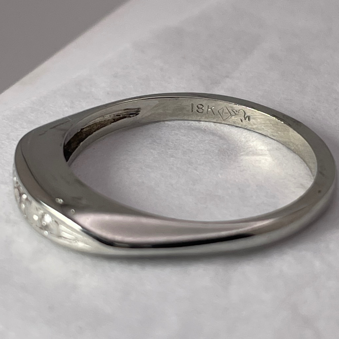 18k White Gold Round Cut 0.05ct Diamond Trinity Ring