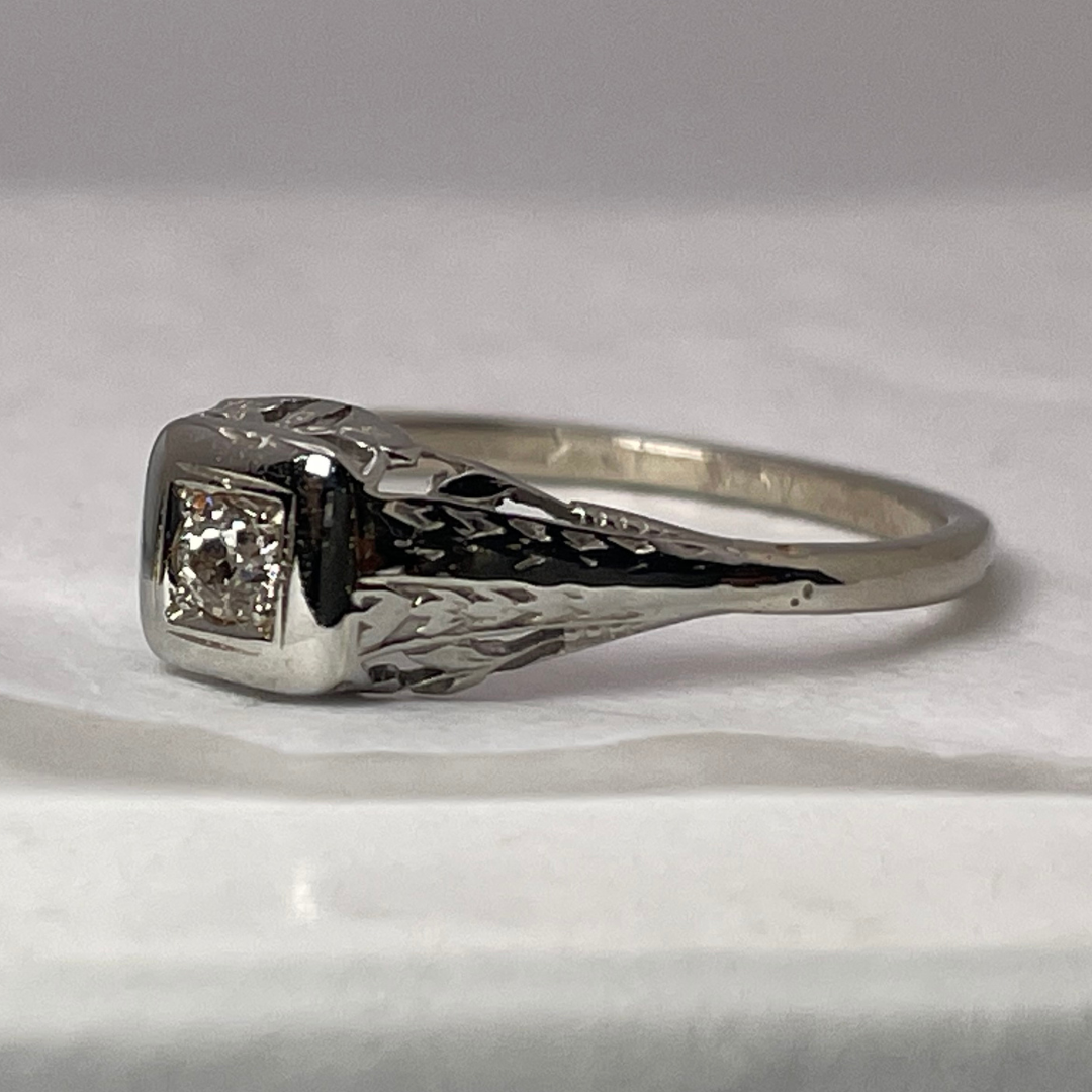 10k White Gold Round Cut 0.08ct Diamond Solitaire Ring