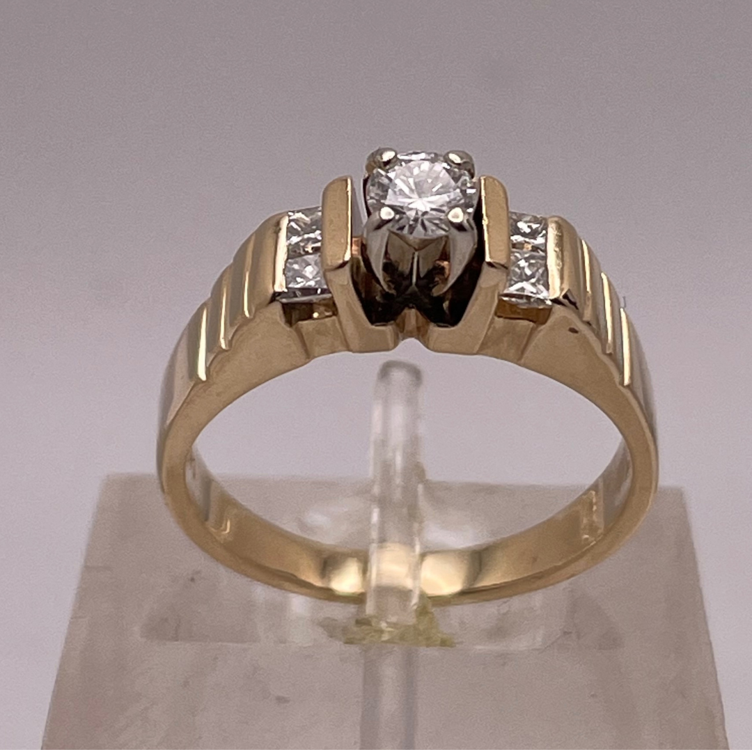 Lady's 14k Yellow Gold 0.39ct Diamond Engagement Ring