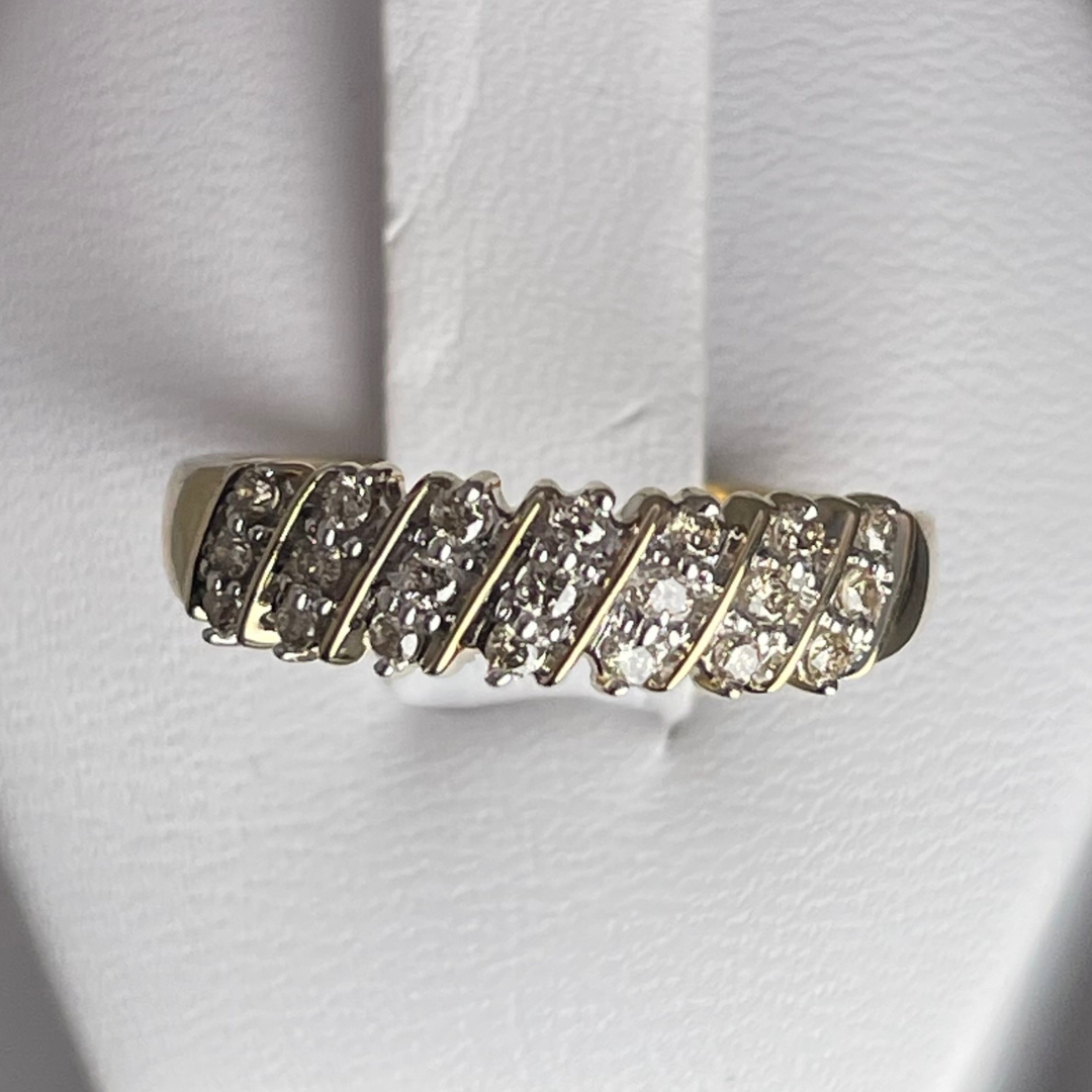 10k Yellow Gold 0.21ct Diamond Ring / Wedding Band