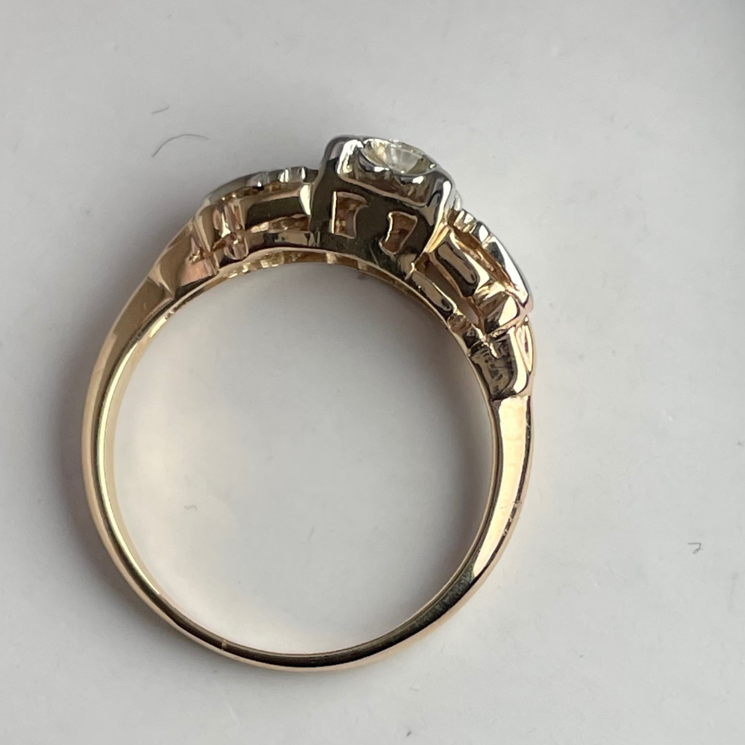 14k-18k Yellow & White Gold Round Cut 6pt Diamond Solitaire Ring