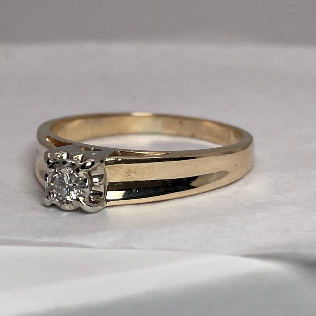 14k Yellow Gold Round Cut 0.14ct Diamond Solitaire Ring