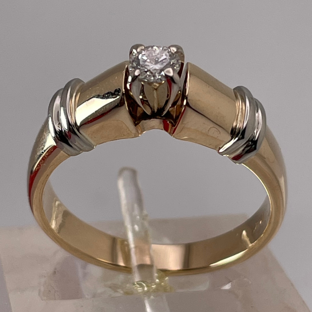 Lady's 14k Yellow & White Gold 0.22ct Diamond Solitaire Ring