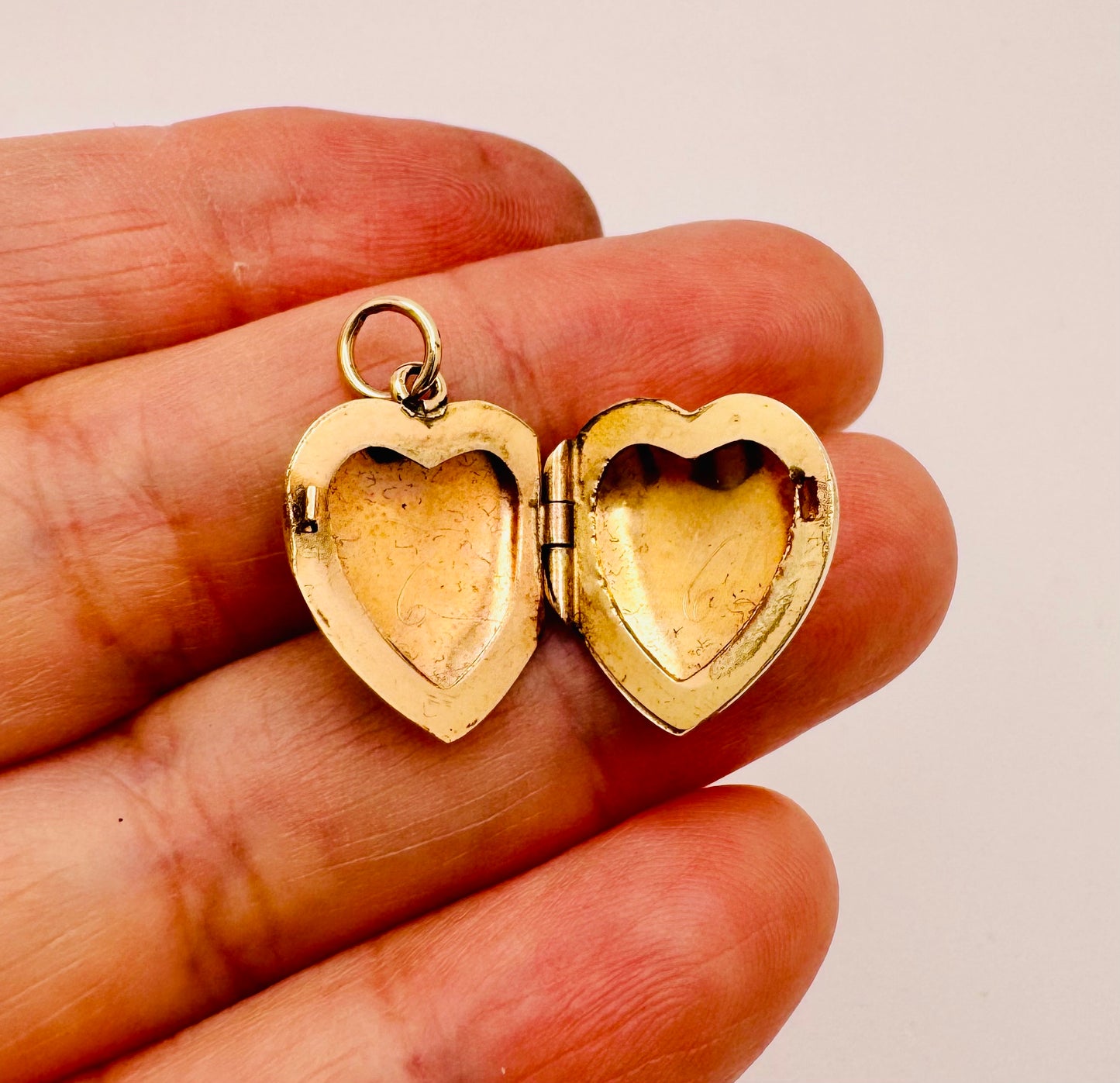 14k Yellow Gold Heart Floral Locket Pendent