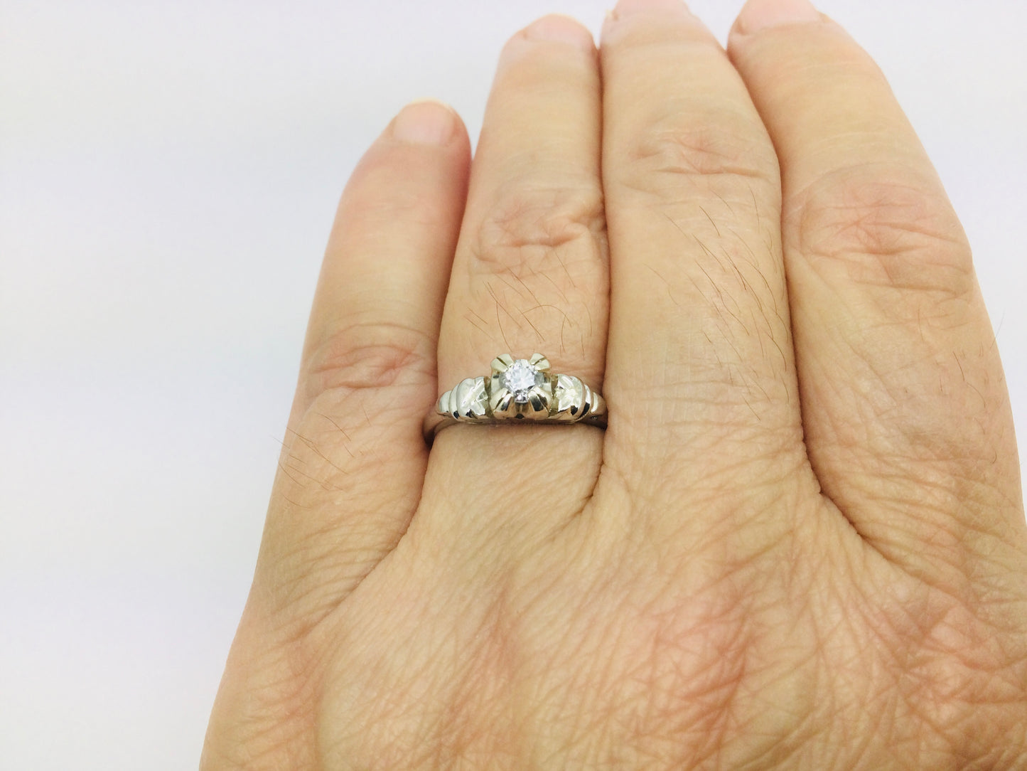 Vintage 18k White Gold Diamond Solitaire Engagement / Promise / Commitment Ring