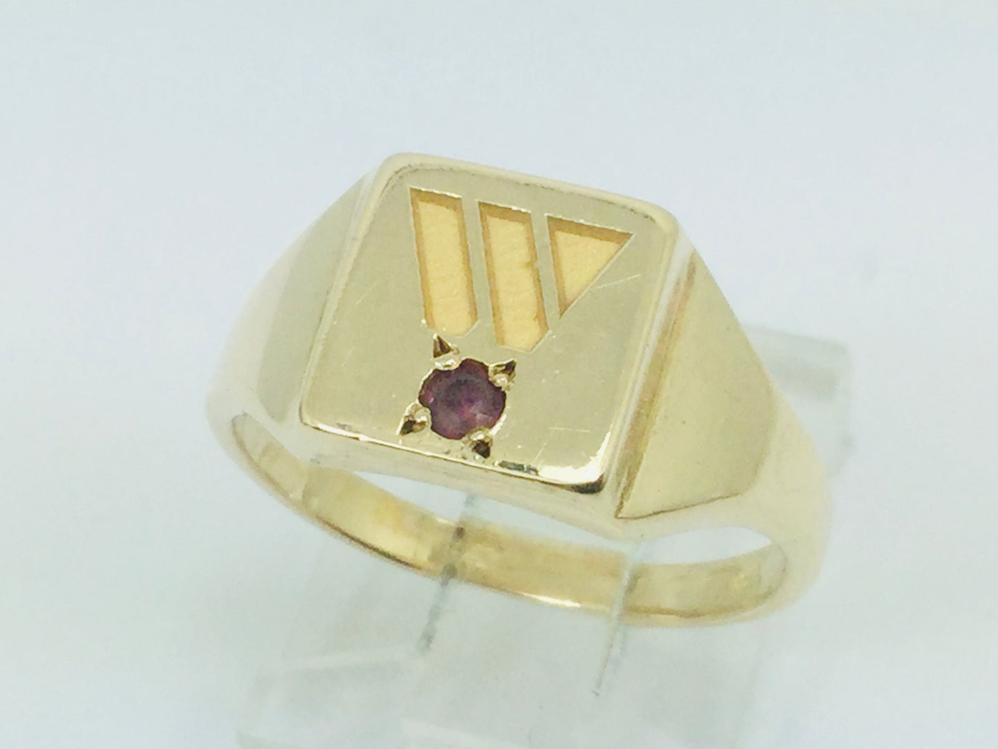 14k Yellow Gold Round Cut 4pt Ruby July Birthstone Initial 'W' Ring