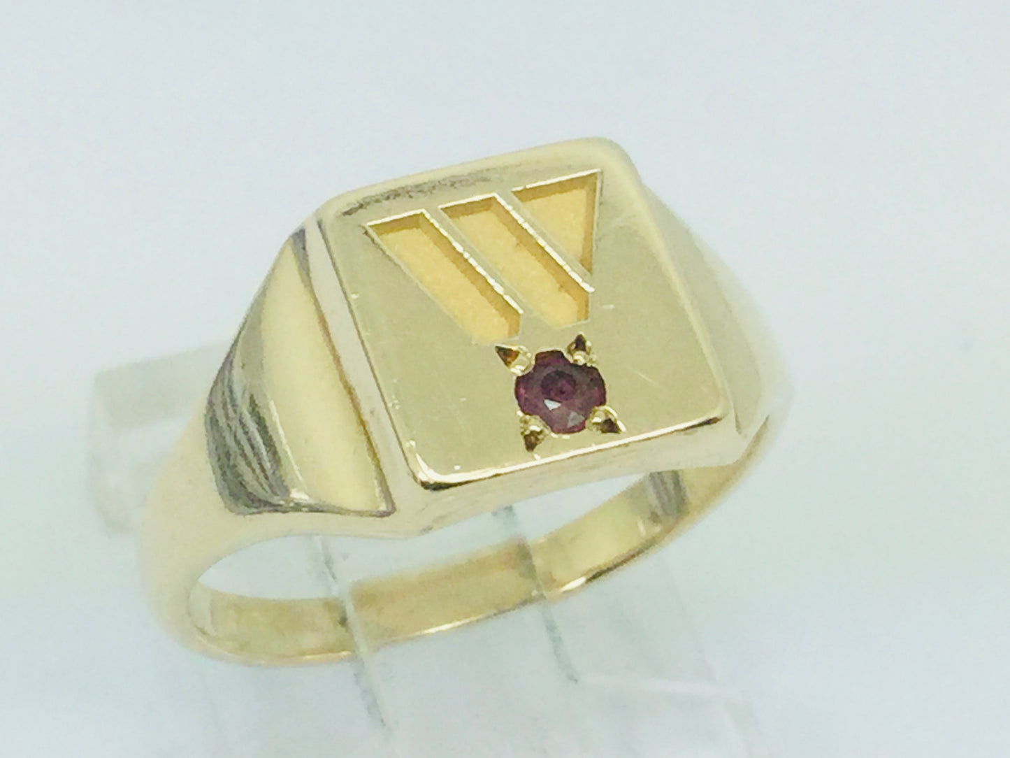 14k Yellow Gold Round Cut 4pt Ruby July Birthstone Initial 'W' Ring