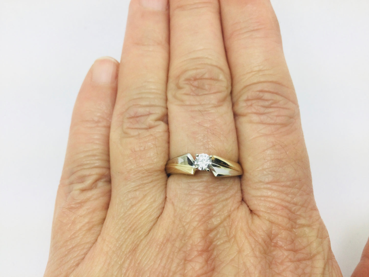 10k Yellow and White Gold Round Cut 17pt Diamond Solitaire Ring