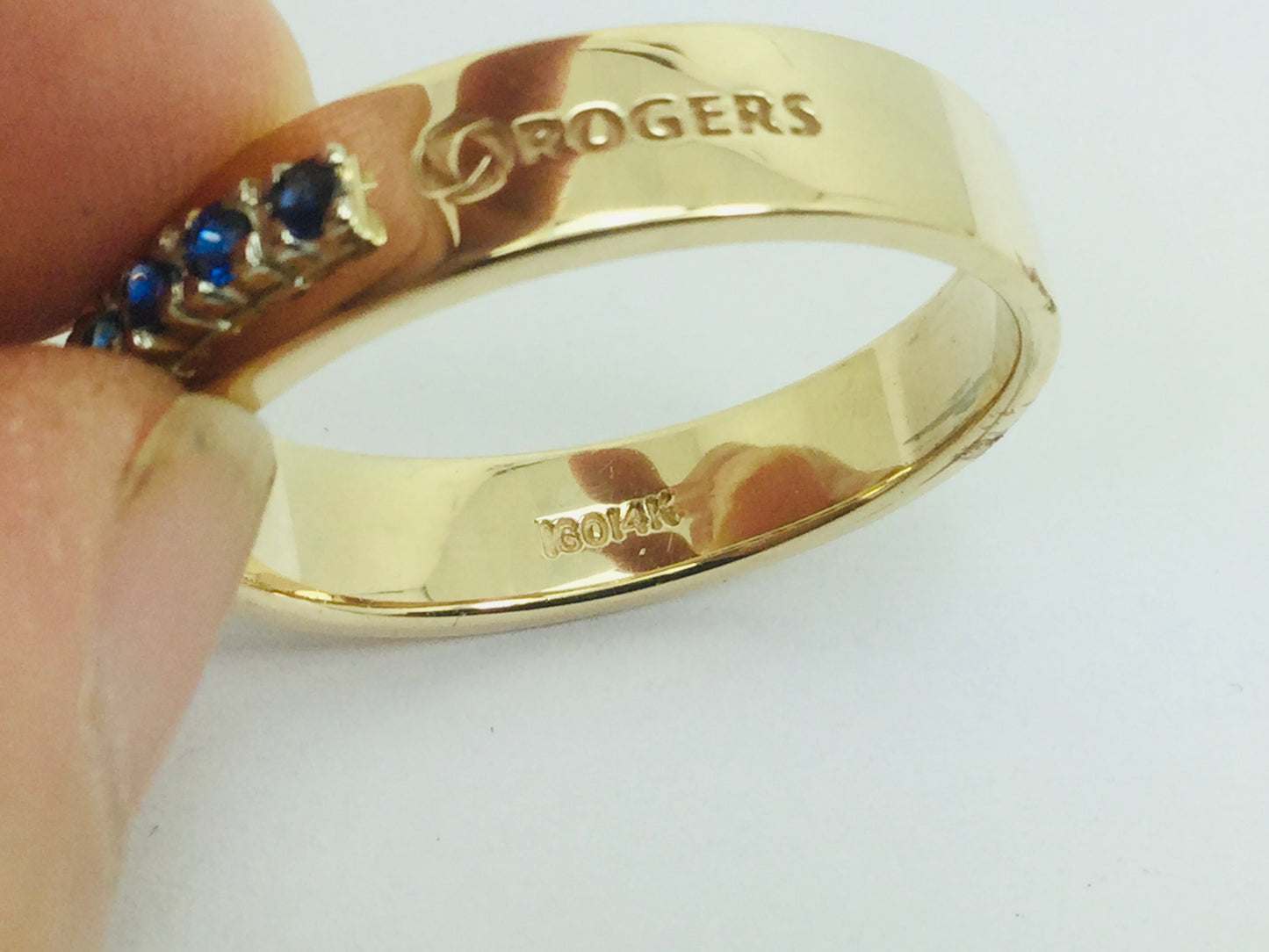 14k Yellow Gold Round Cut 0.20ct Sapphire September Birthstone Row Set Rogers Ring