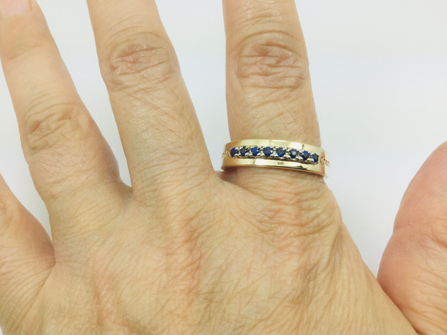 14k Yellow Gold Round Cut 0.20ct Sapphire September Birthstone Row Set Rogers Ring