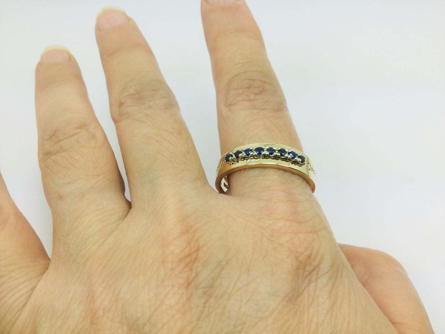 14k Yellow Gold Round Cut 0.20ct Sapphire September Birthstone Row Set Rogers Ring