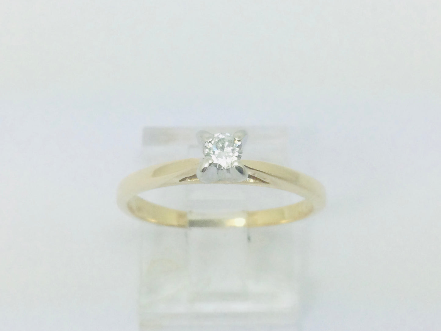 14k Yellow Gold Round Cut 10pt Diamond Solitaire Ring