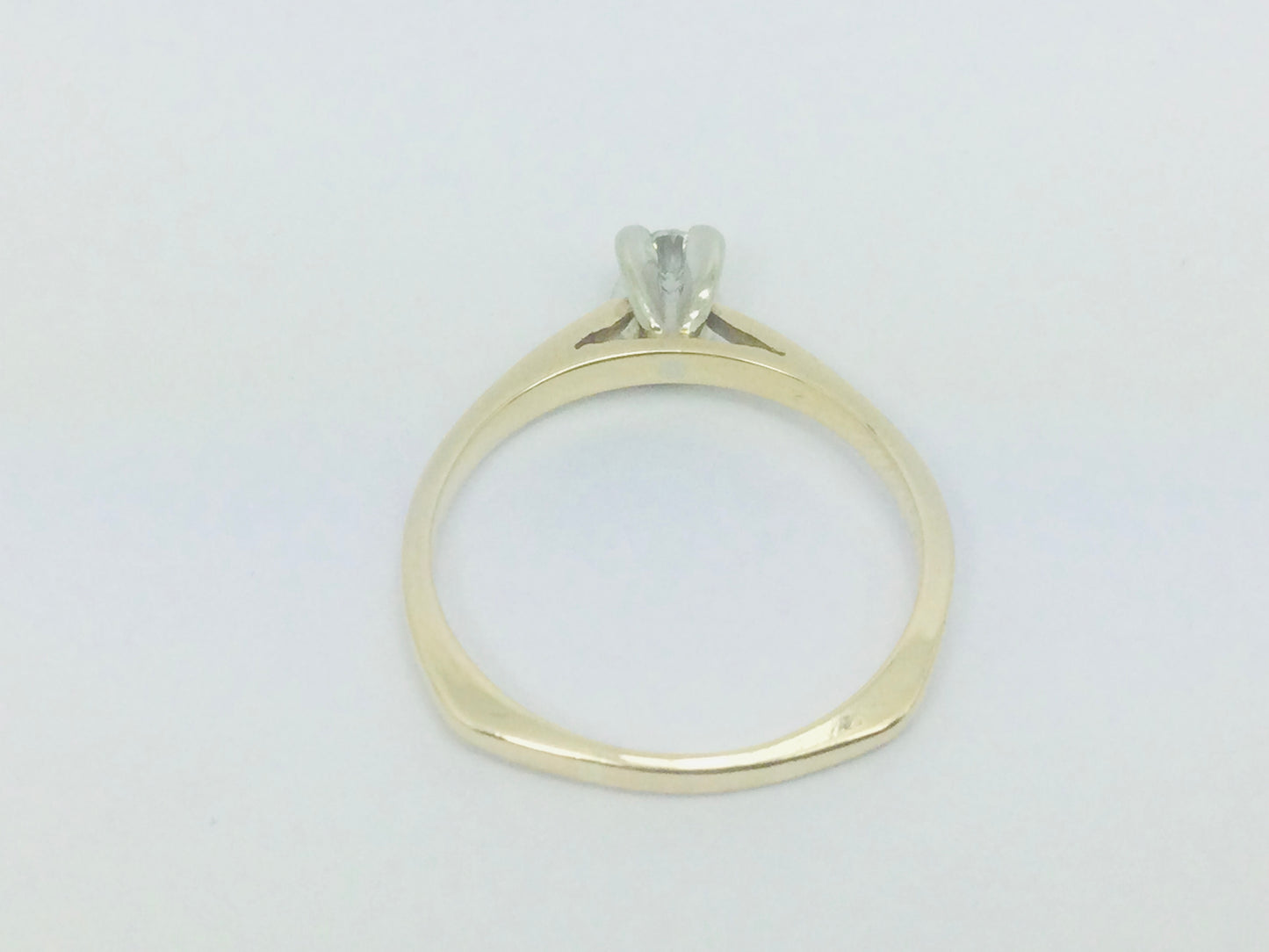 14k Yellow Gold Round Cut 10pt Diamond Solitaire Ring