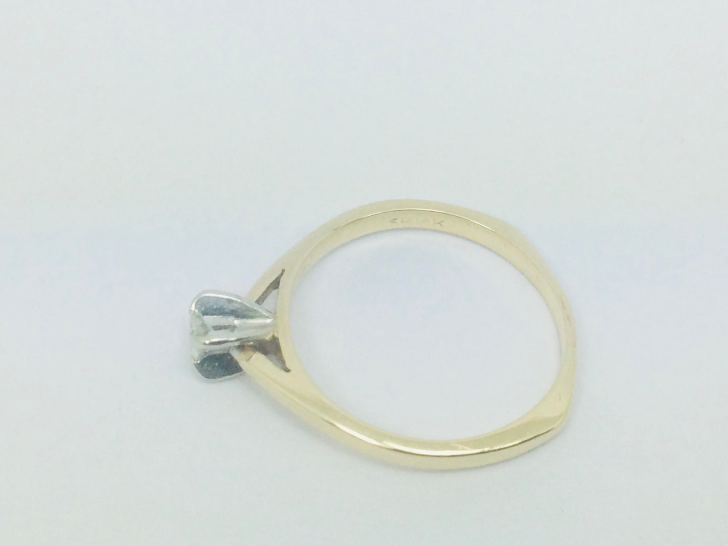 14k Yellow Gold Round Cut 10pt Diamond Solitaire Ring