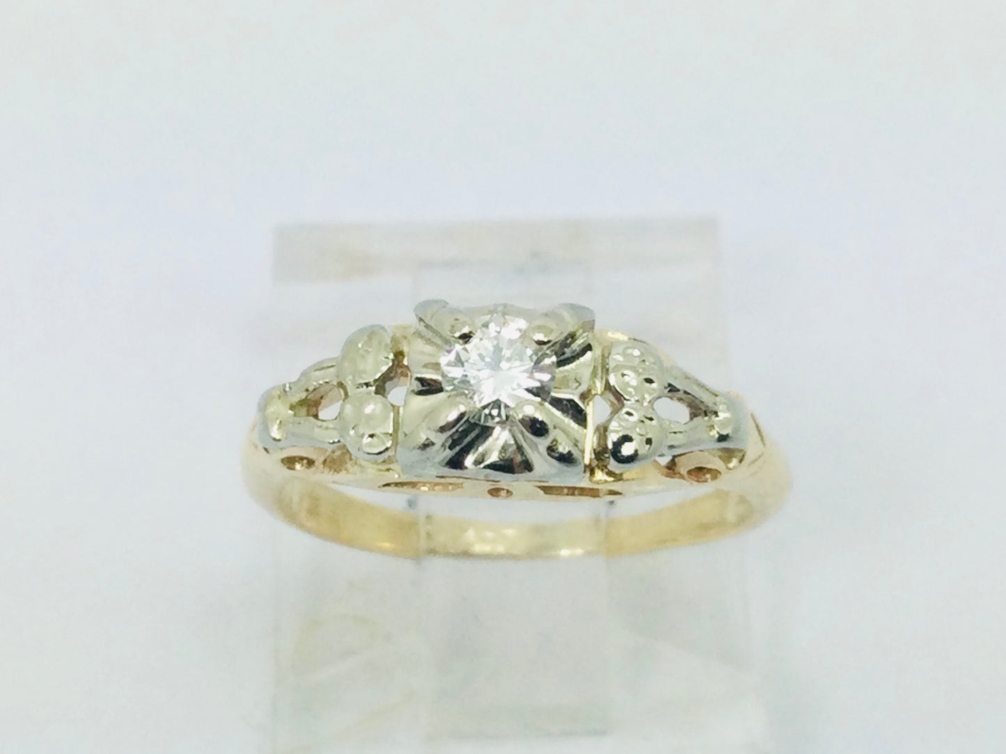 14k Yellow and White Gold Round Cut 11pt Diamond Solitaire Vintage Ring
