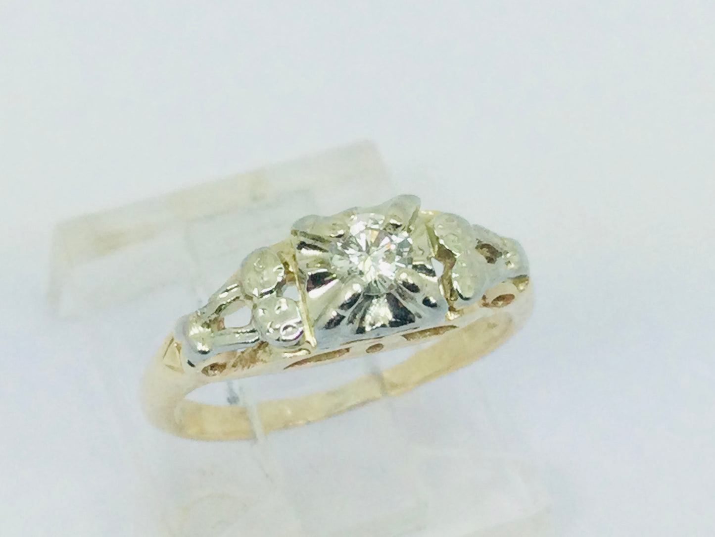 14k Yellow and White Gold Round Cut 11pt Diamond Solitaire Vintage Ring