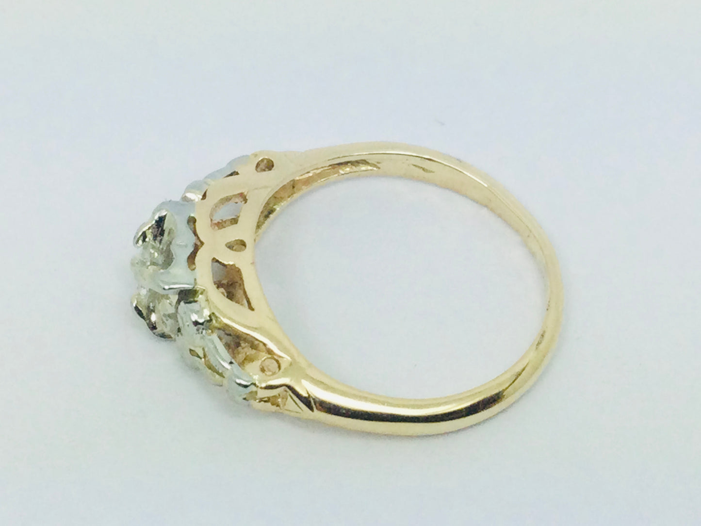 14k Yellow and White Gold Round Cut 11pt Diamond Solitaire Vintage Ring