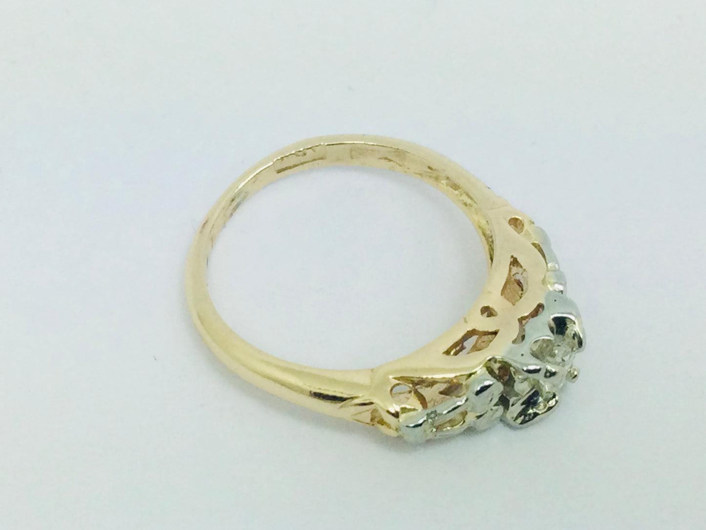14k Yellow and White Gold Round Cut 11pt Diamond Solitaire Vintage Ring