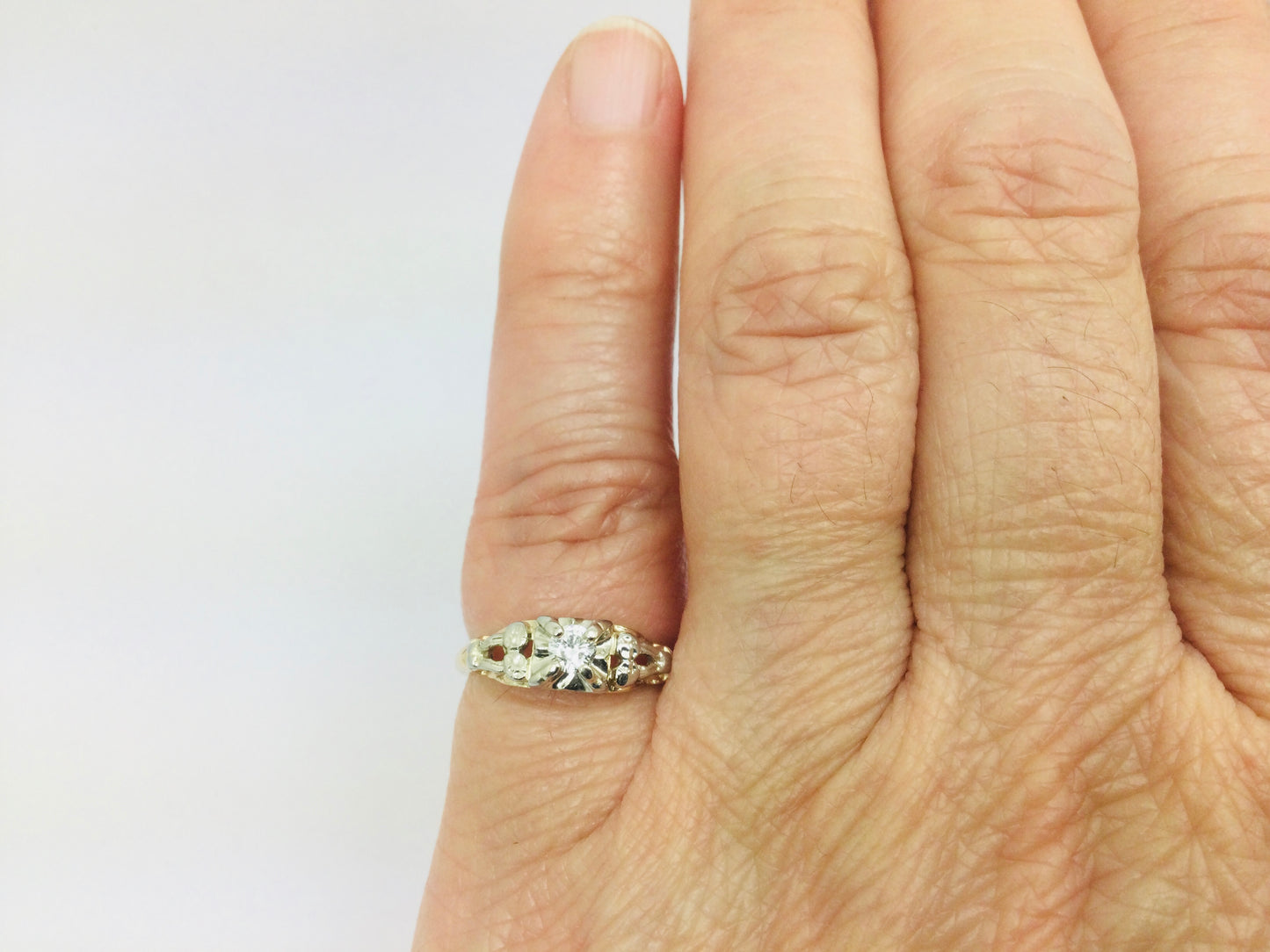 14k Yellow and White Gold Round Cut 11pt Diamond Solitaire Vintage Ring