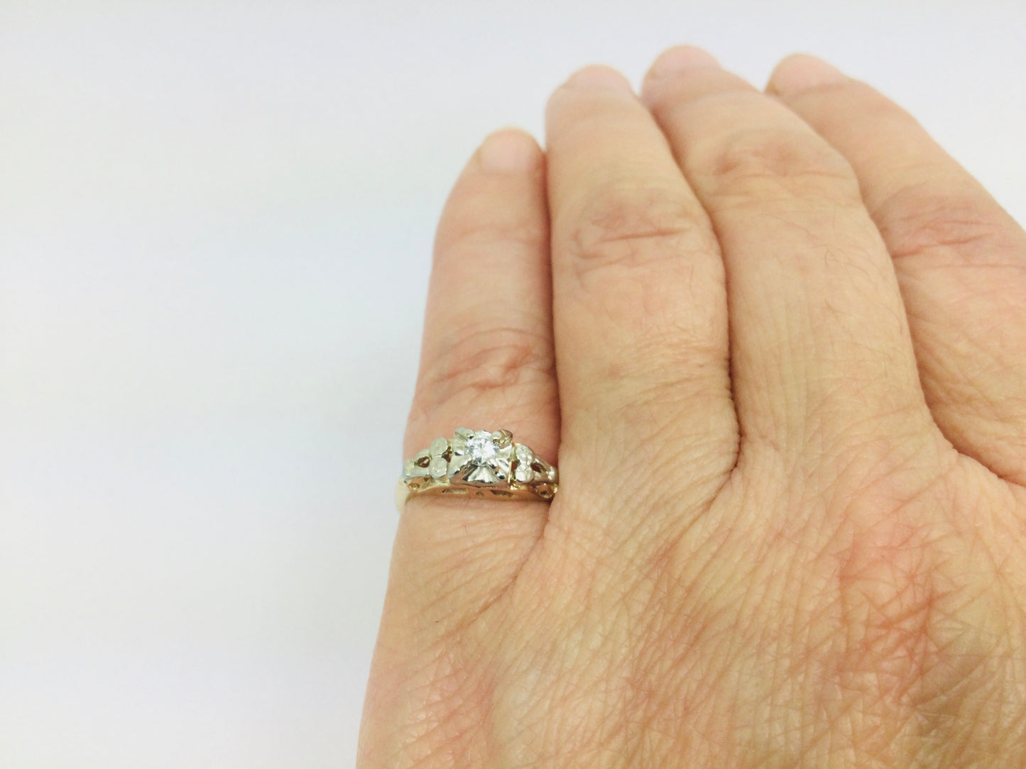 14k Yellow and White Gold Round Cut 11pt Diamond Solitaire Vintage Ring