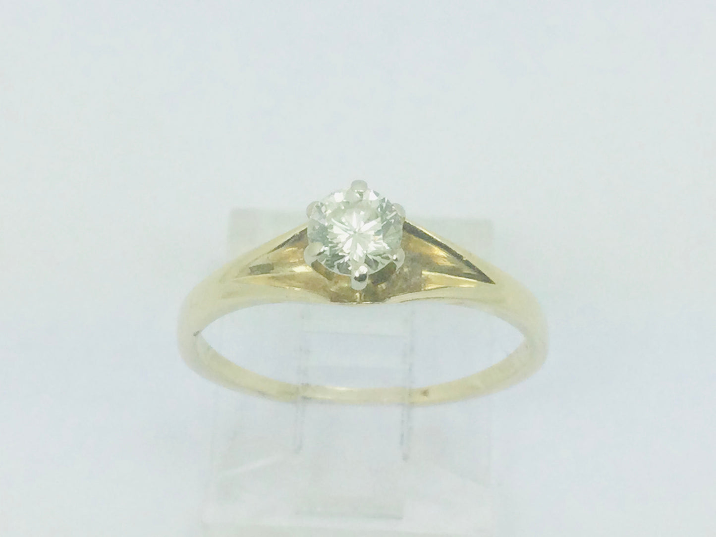 14k Yellow Gold Round Cut 33pt Diamond Solitaire Ring
