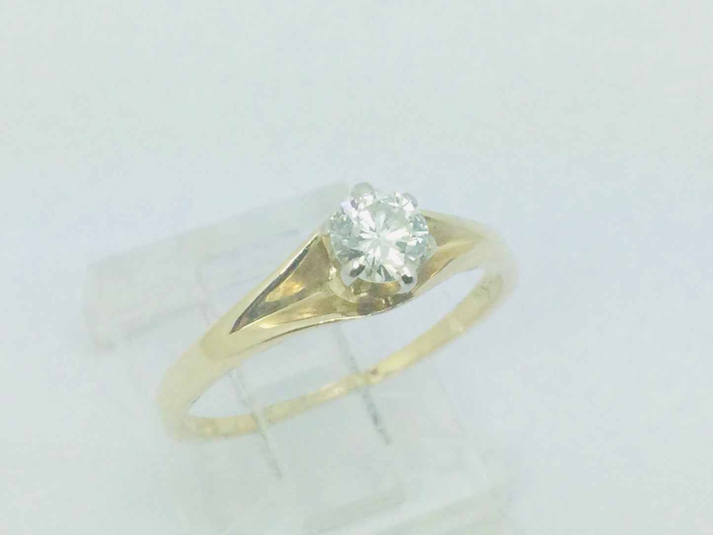 14k Yellow Gold Round Cut 33pt Diamond Solitaire Ring