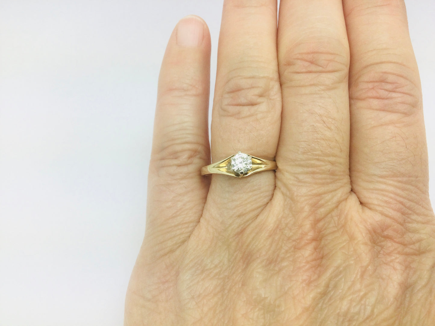 14k Yellow Gold Round Cut 33pt Diamond Solitaire Ring