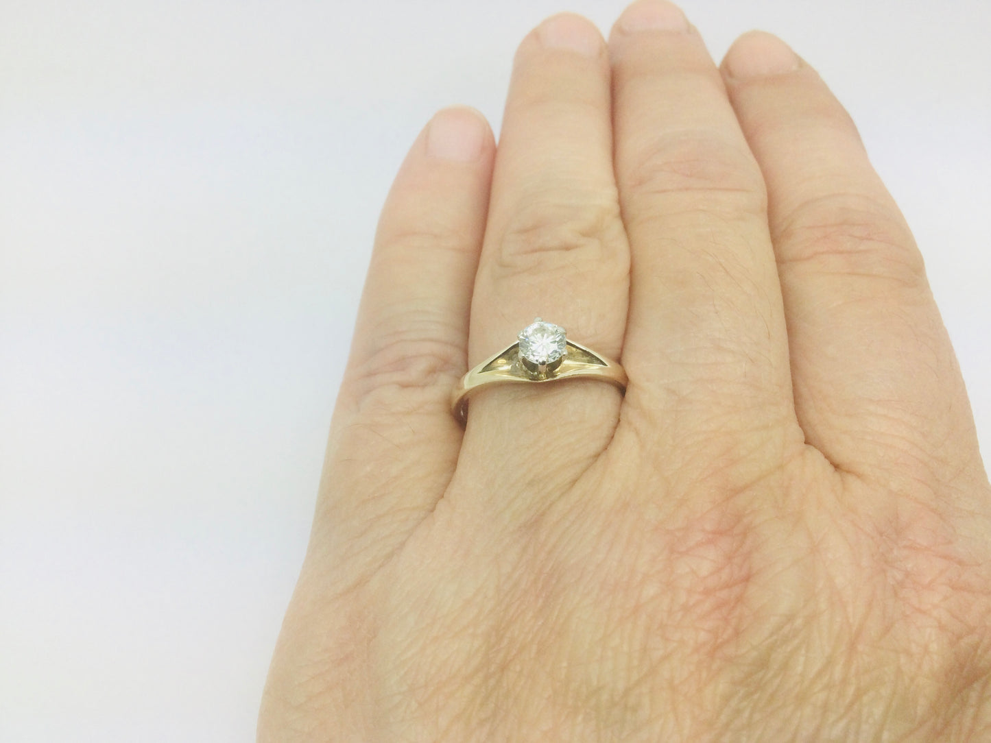 14k Yellow Gold Round Cut 33pt Diamond Solitaire Ring