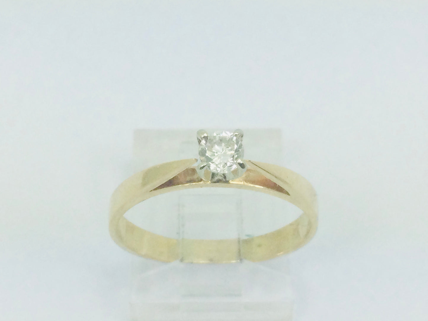 14k Yellow Gold Round Cut 18pt Diamond Solitaire Ring