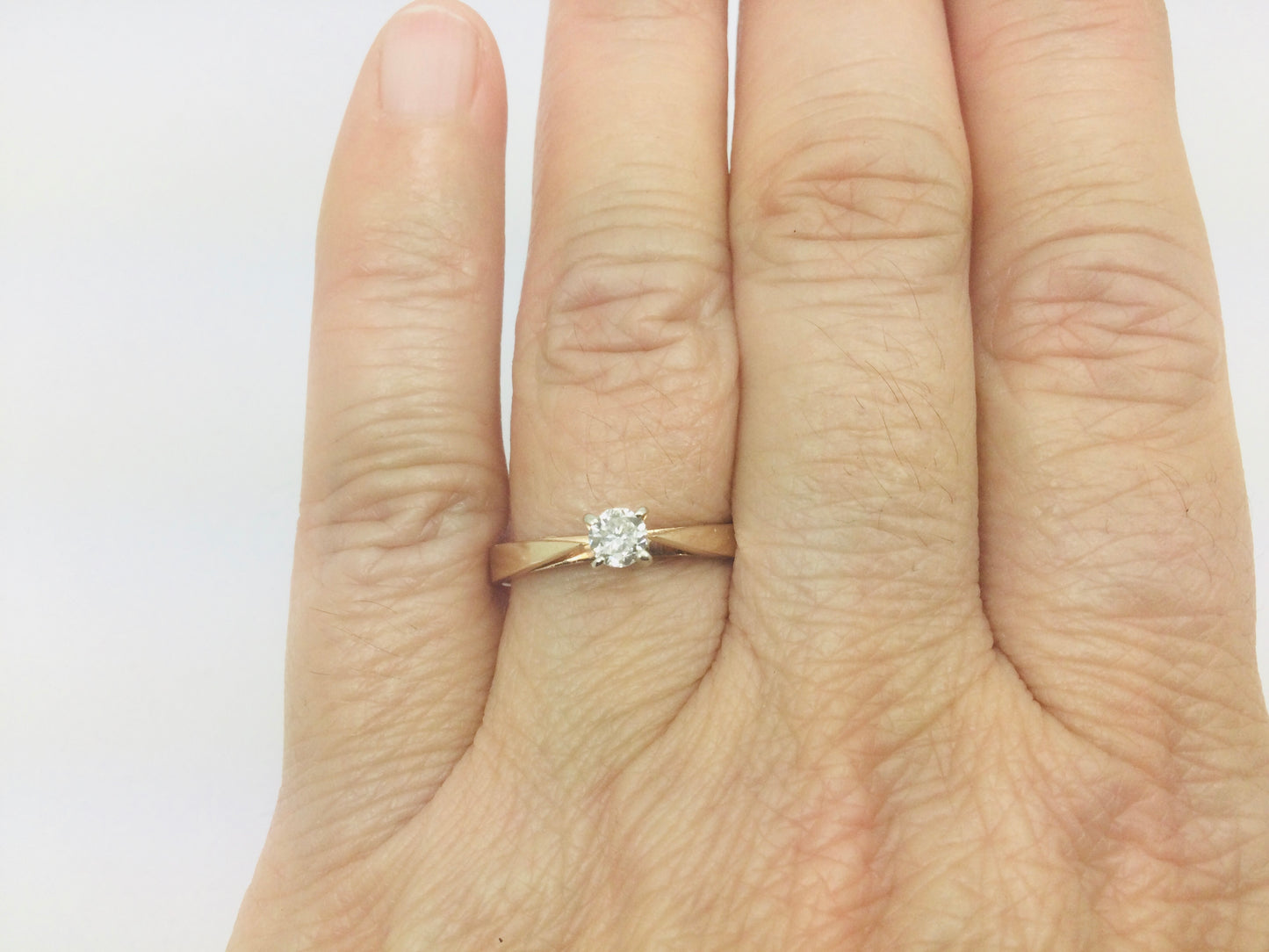 14k Yellow Gold Round Cut 18pt Diamond Solitaire Ring