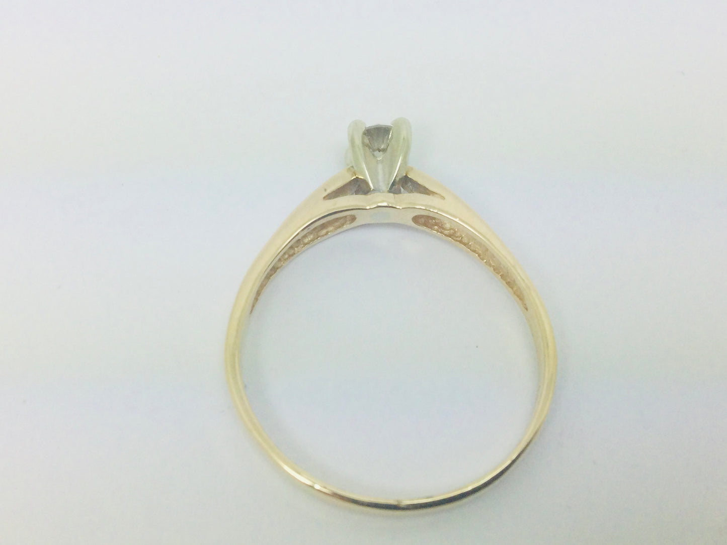 14k Yellow Gold Round Cut 25pt Diamond Solitaire Ring