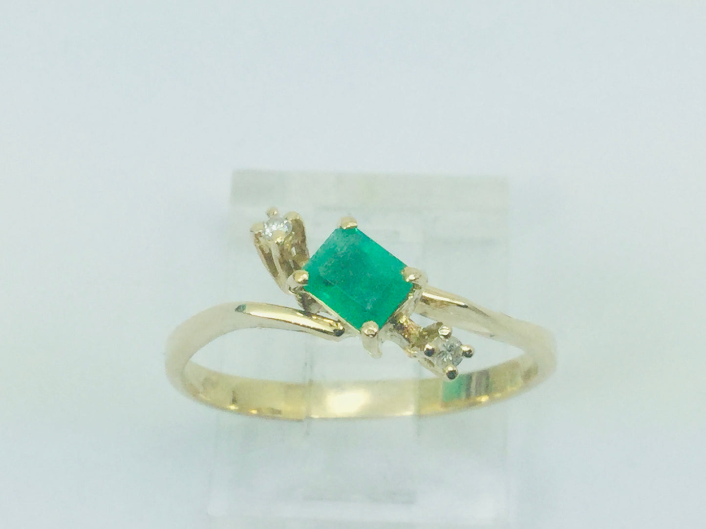 18k Yellow Gold Emerald Cut 27pt Emerald May Birthstone & Diamond Ring