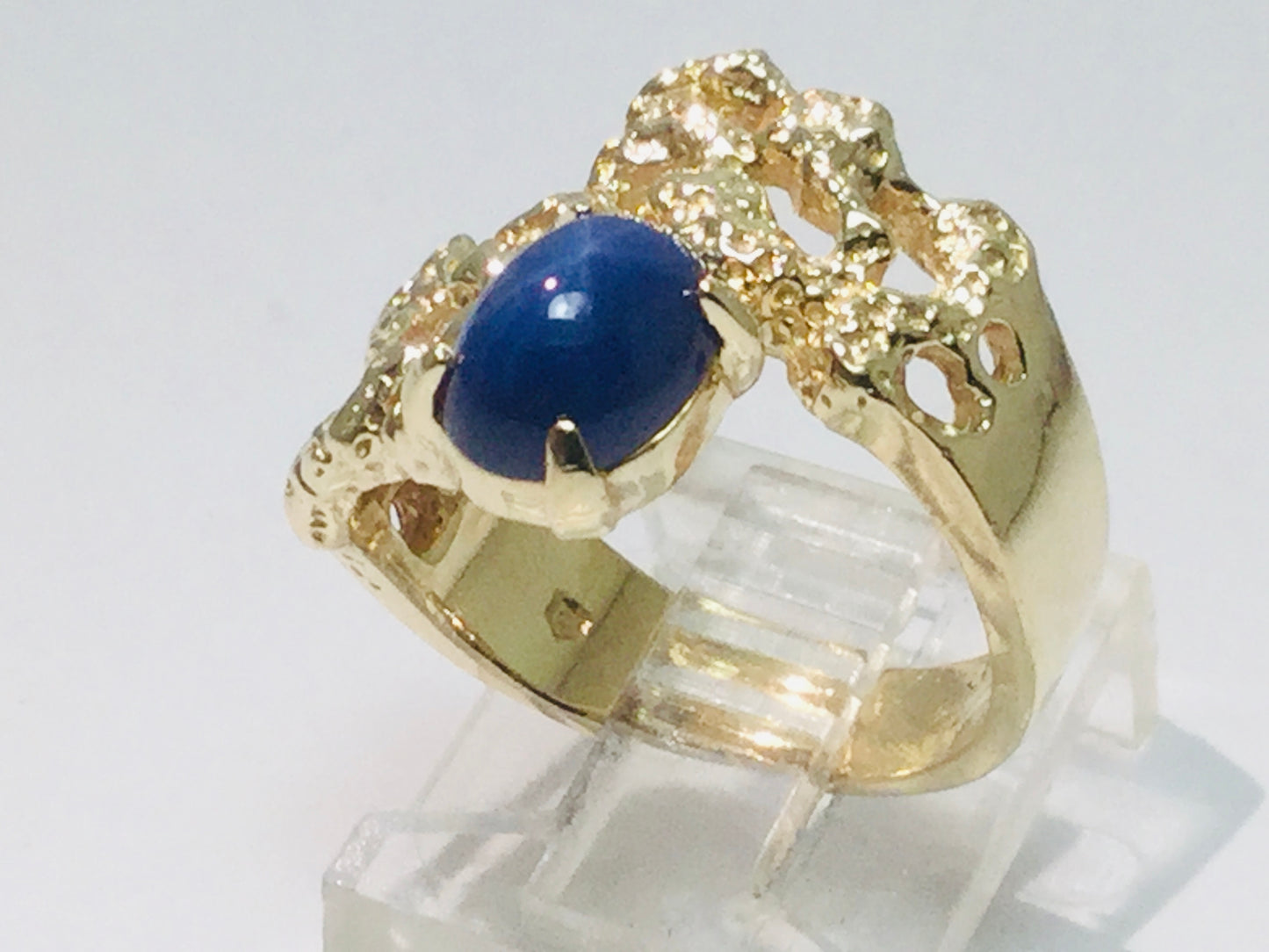 14k Yellow Gold Oval Cut Star Sapphire September Birthstone Ring