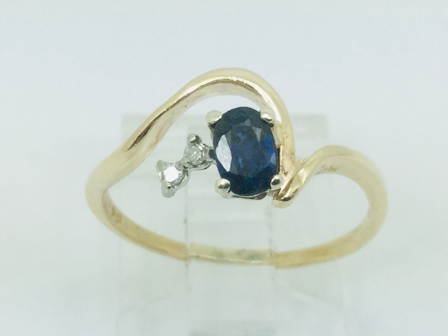 14k Yellow Gold Oval Cut 33pt Sapphire September Birthstone & 2pt Diamond Wave Ring