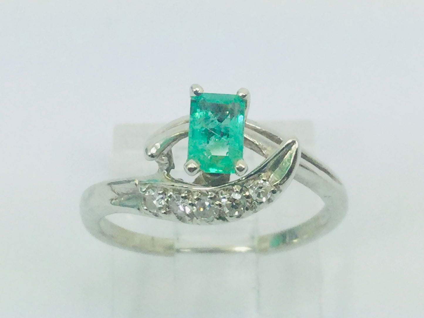 14k White Gold Emerald Cut 0.25ct Emerald May Birthstone & 0.075ct Diamond Ring